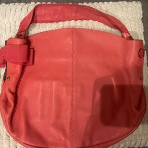 Elegant Ferragamo pinkish/coral leather Women's Bag with bow accent